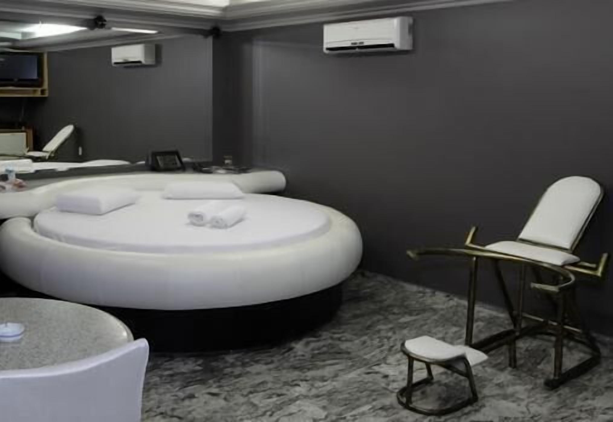 Hipnose (adults Only) 2*