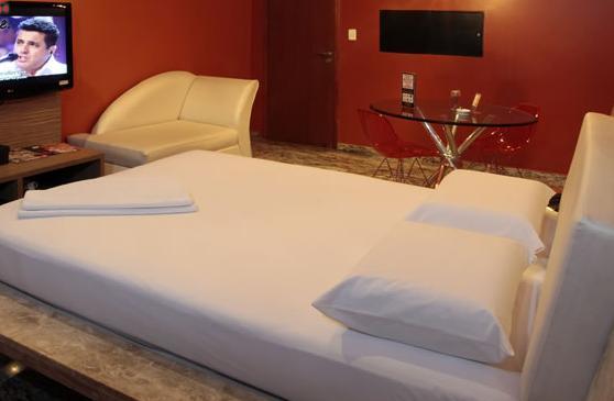 Hotel do amor Hipnose (adults Only)