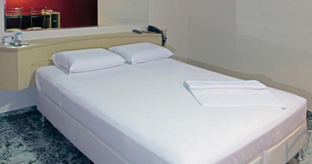 Hotel do amor Hipnose (adults Only)